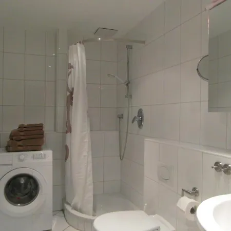 Bei Bo In *